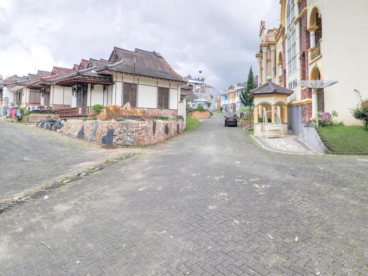 Oyo 2997 Grand Suites Palace 2 Sindanglaya Luaran gambar
