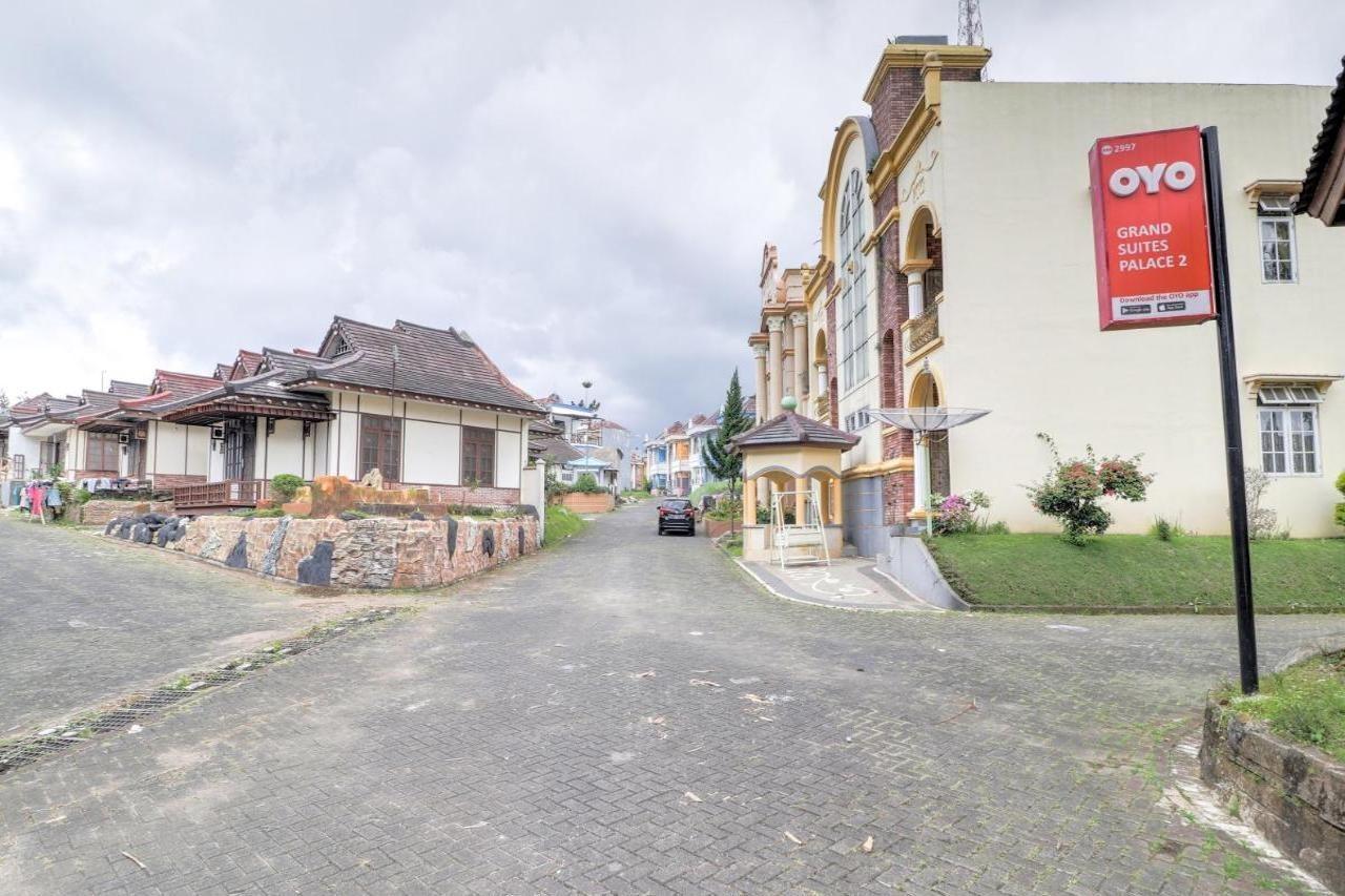 Oyo 2997 Grand Suites Palace 2 Sindanglaya Luaran gambar
