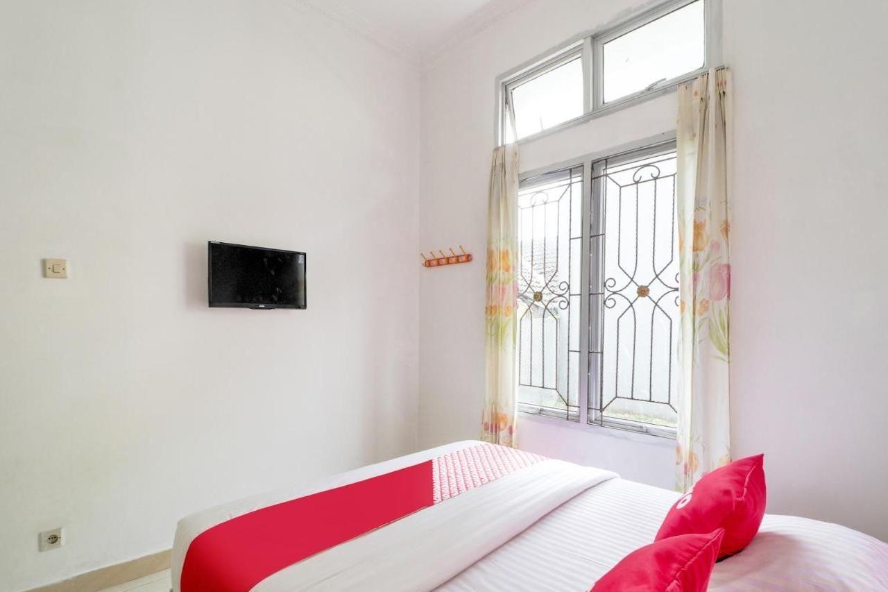 Oyo 2997 Grand Suites Palace 2 Sindanglaya Luaran gambar